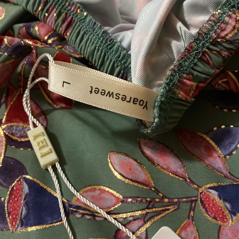 FLORAL BLOUSE GREEN & PINK w/ GOLD  BELL SLEEVES SIZE L NWT - Picture 7 of 9